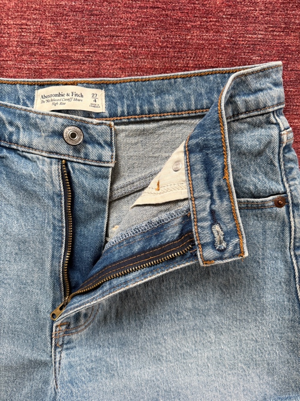 A & F The ‘90s Relaxed Cutoff Short Size 27 - Picture 6 of 8